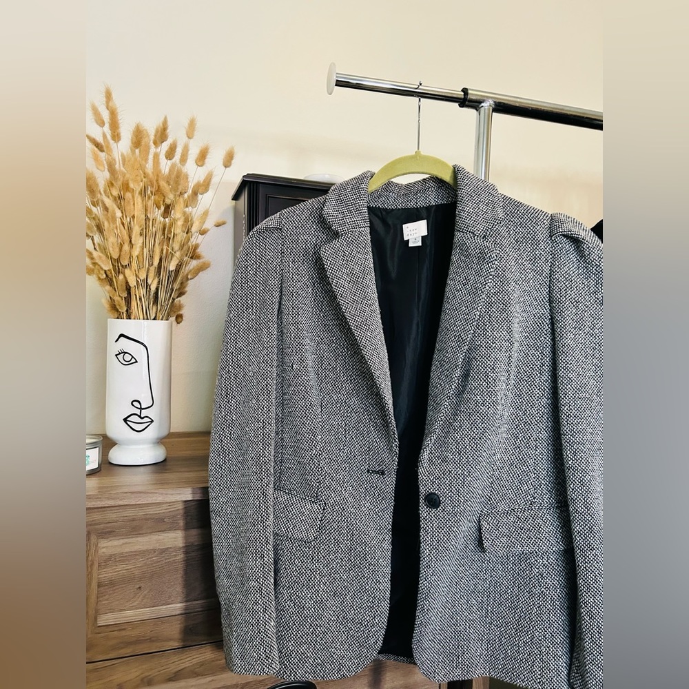 Chic Black & White Tweed Blazer